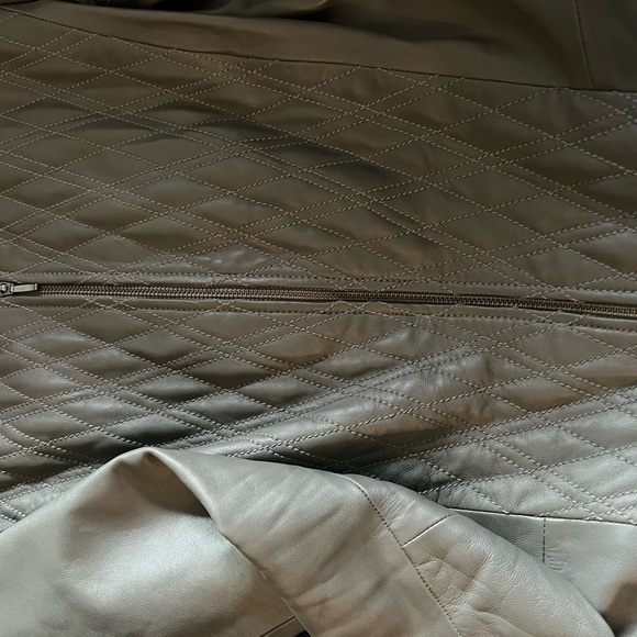 Hinge Quilted Grey Leather Jacket - Picture 5 of 7
